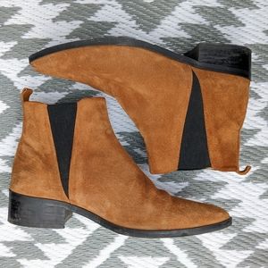 Frank & Oak Pointed Toe Chelsea Boots - Brown / Tan